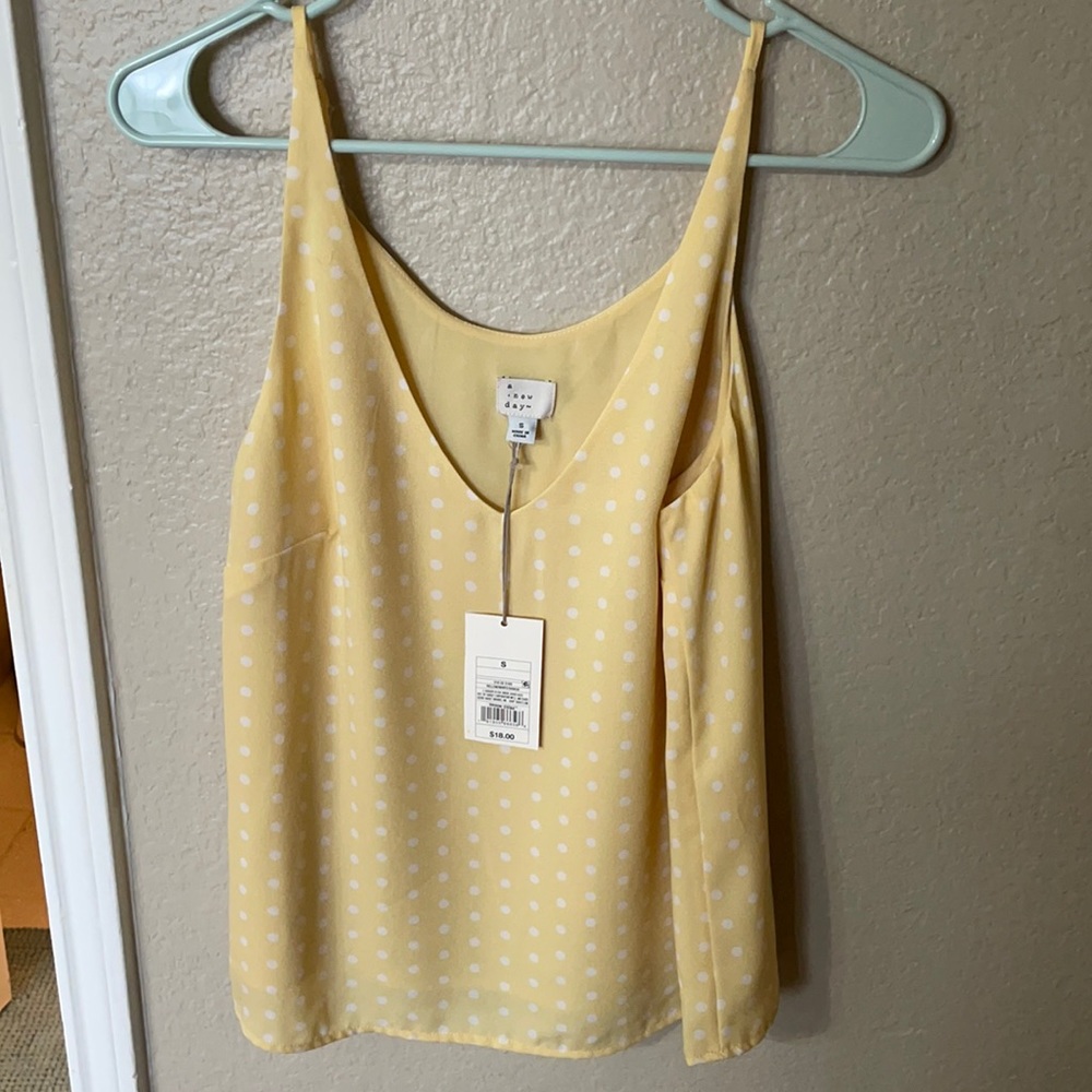 NWT A new day White and yellow polka dot top